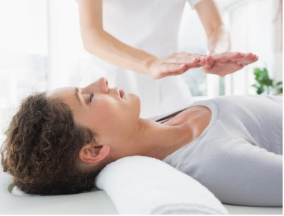 Reiki Jura : Comment un praticien peut vous aider à retrouver votre bien-être ?